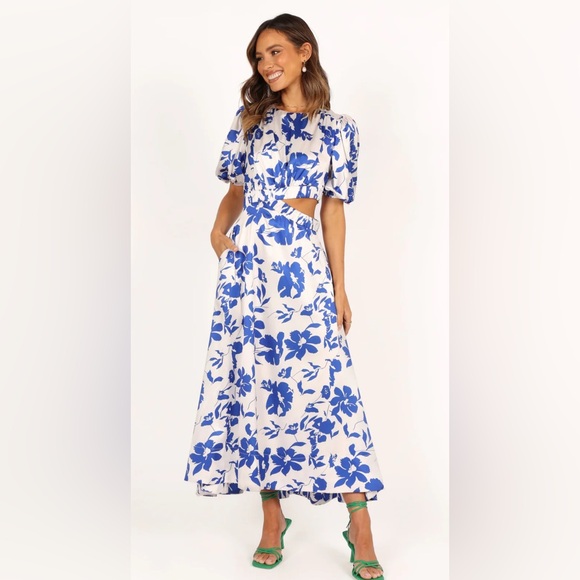 Petal & Pup Aminah Puff Sleeve Cut Out Dress In Blue Floral Size Medium New - Picture 3 of 14